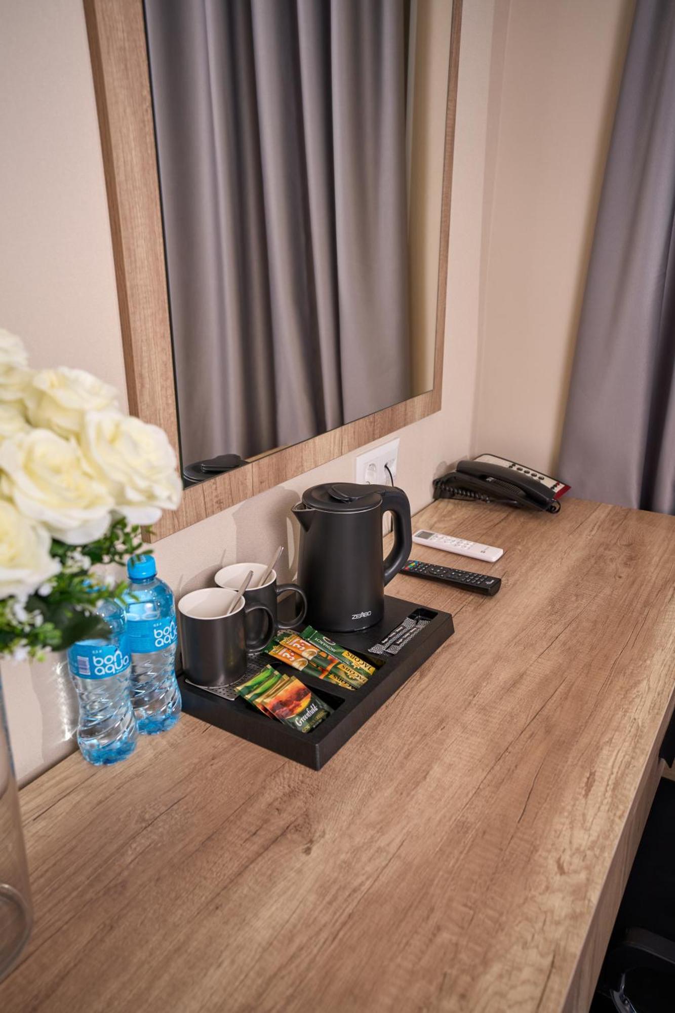 Crown Hotel Бішкек Екстер'єр фото